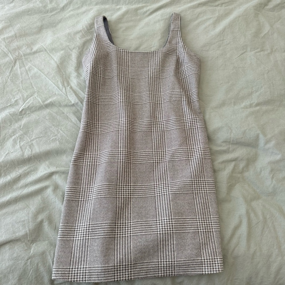 Banana republic patterned dress- size 4 tailored to take in waist